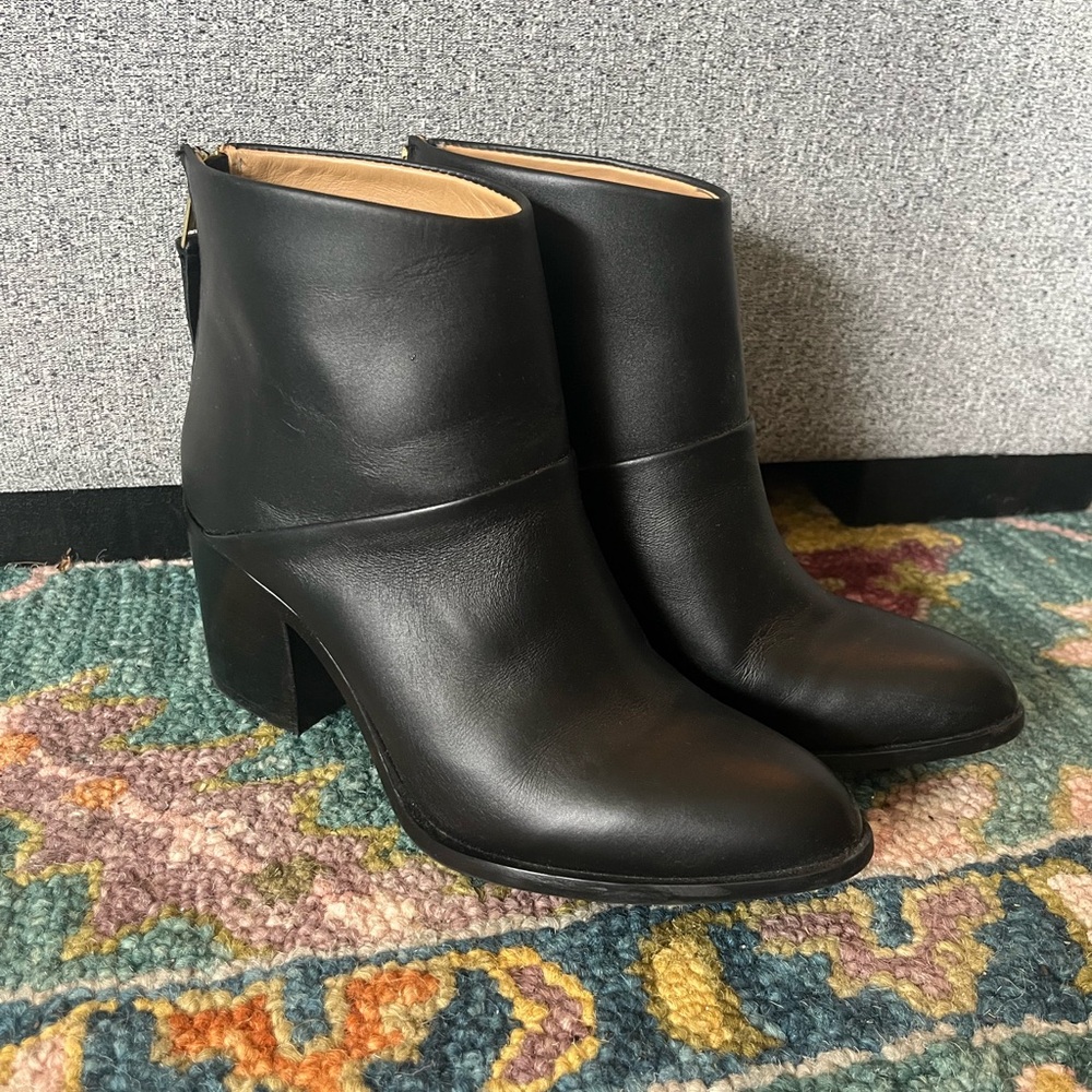 Nisolo Dari Commuter Boot - women’s size 8.5